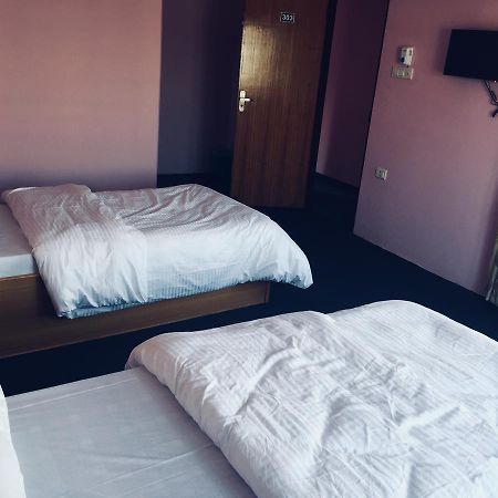 Obey Guest House Pokhara Exterior foto