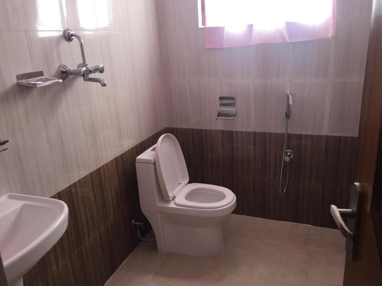 Obey Guest House Pokhara Exterior foto